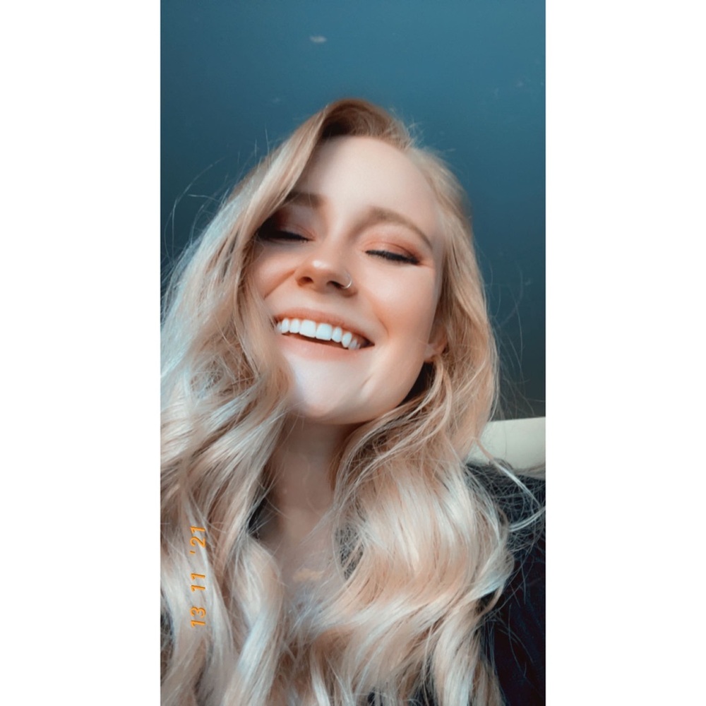 Meet your Posher, Chloe